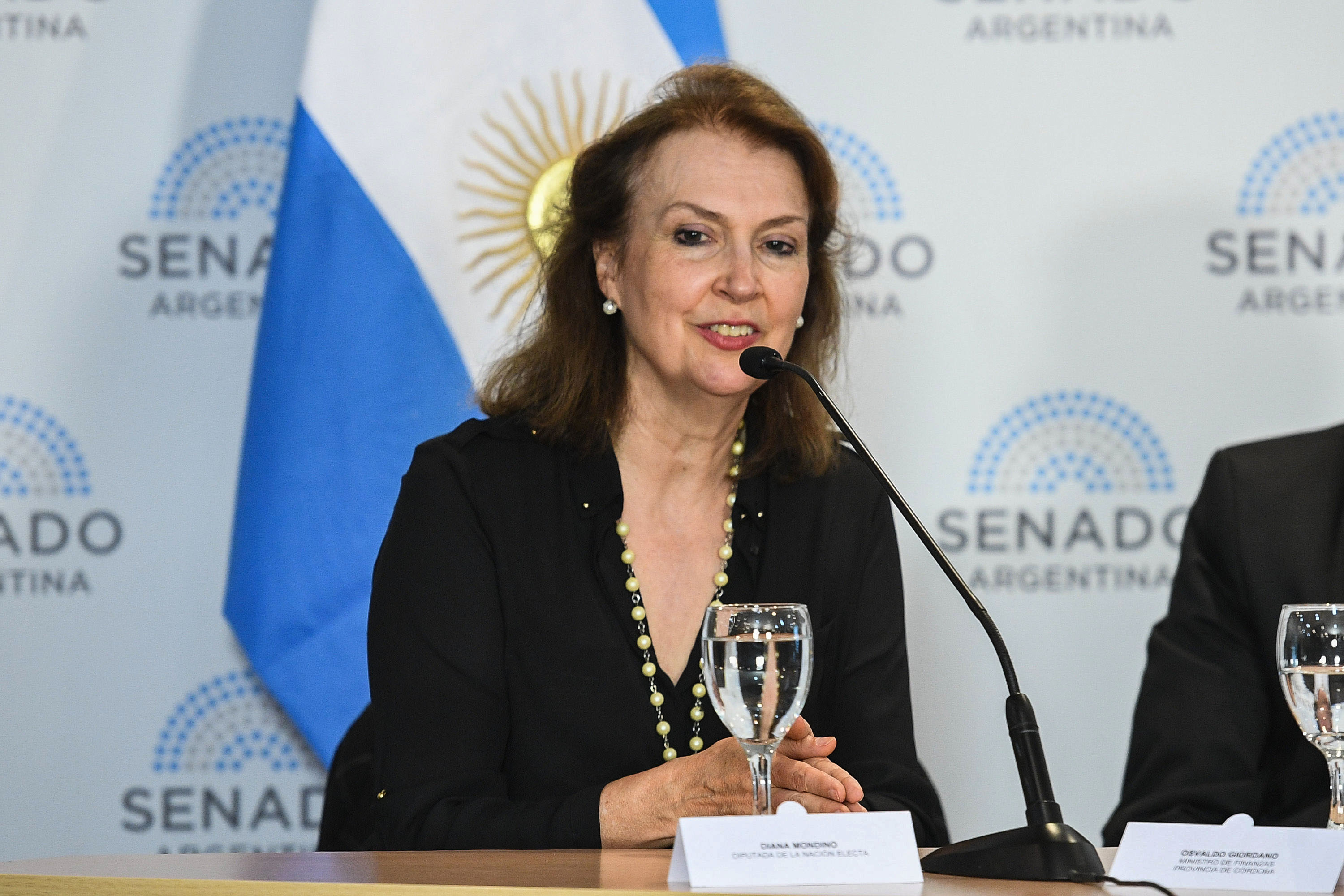 La senadora Carmen Álvarez Rivero organizó el encu